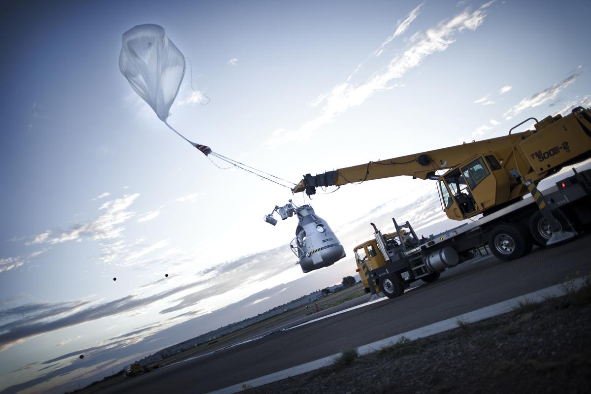 Skydiver Leaps from 18 Miles Up in 'Space Jump' Practice